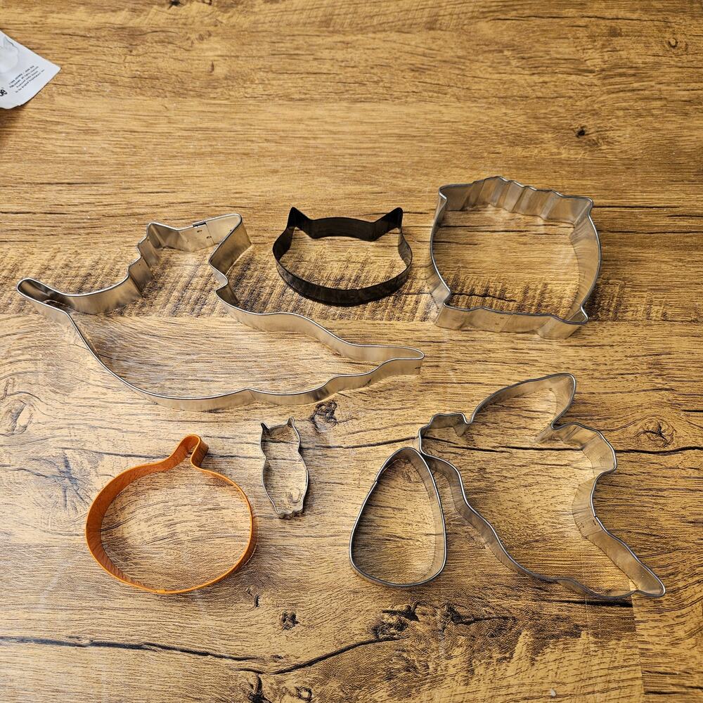 Vintage Family Circle Ghost Candy Corn Witch Ghost Cat Pumpkin Owl Cookie Cutter